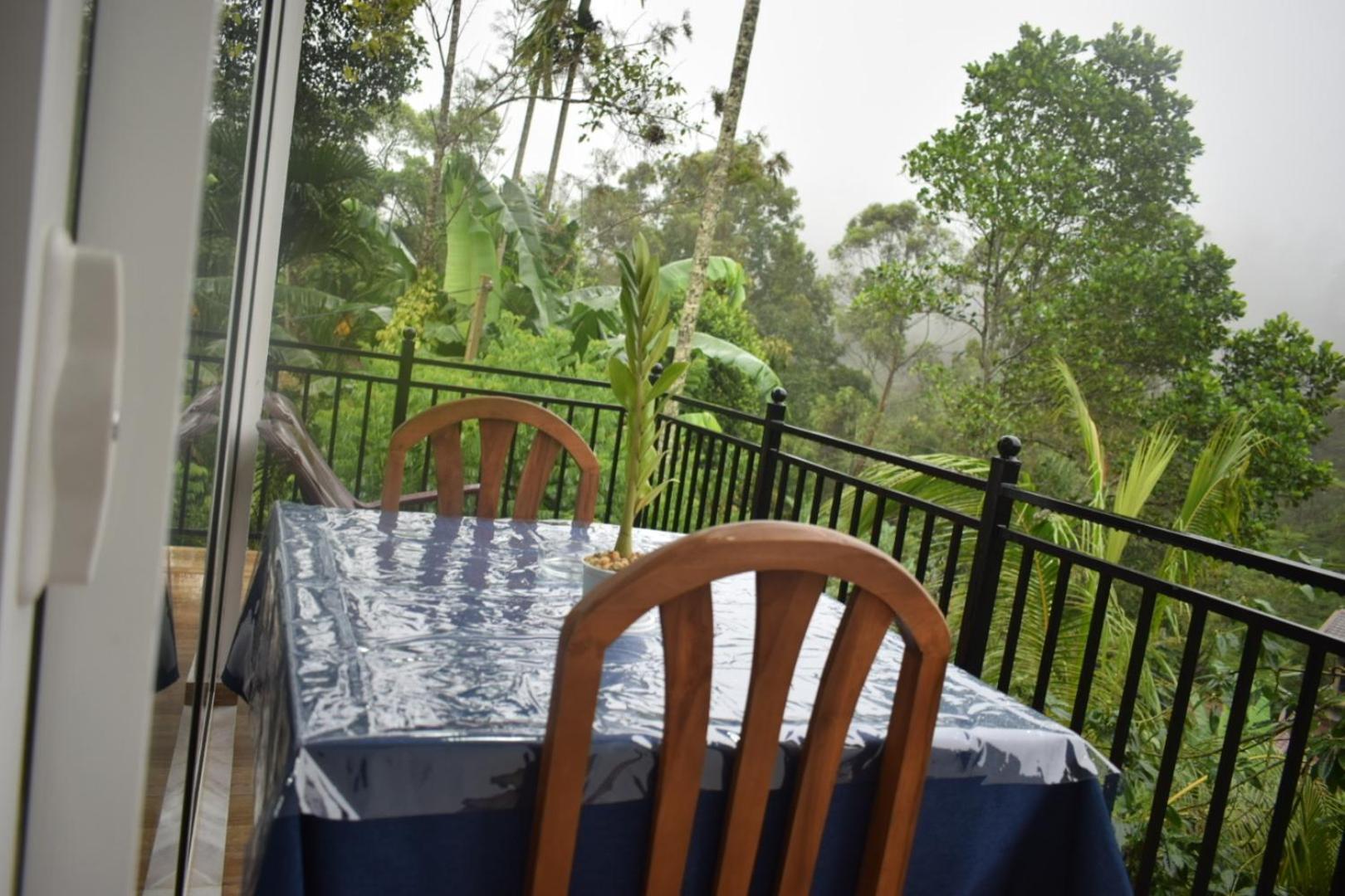 Relax Inn Ella Exterior photo